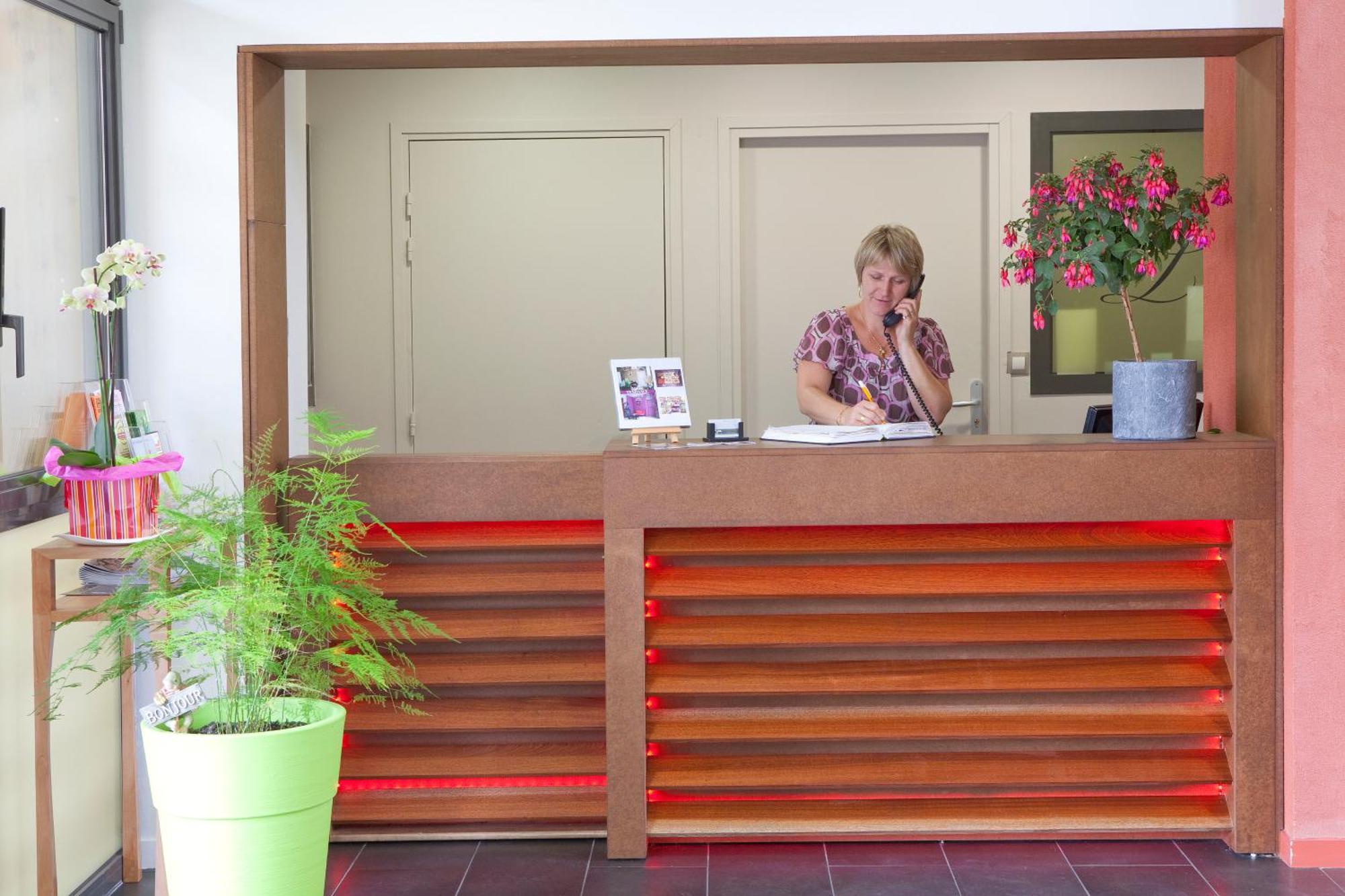 Logis Hotel Terre De Loire ベルヴィル エクステリア 写真
