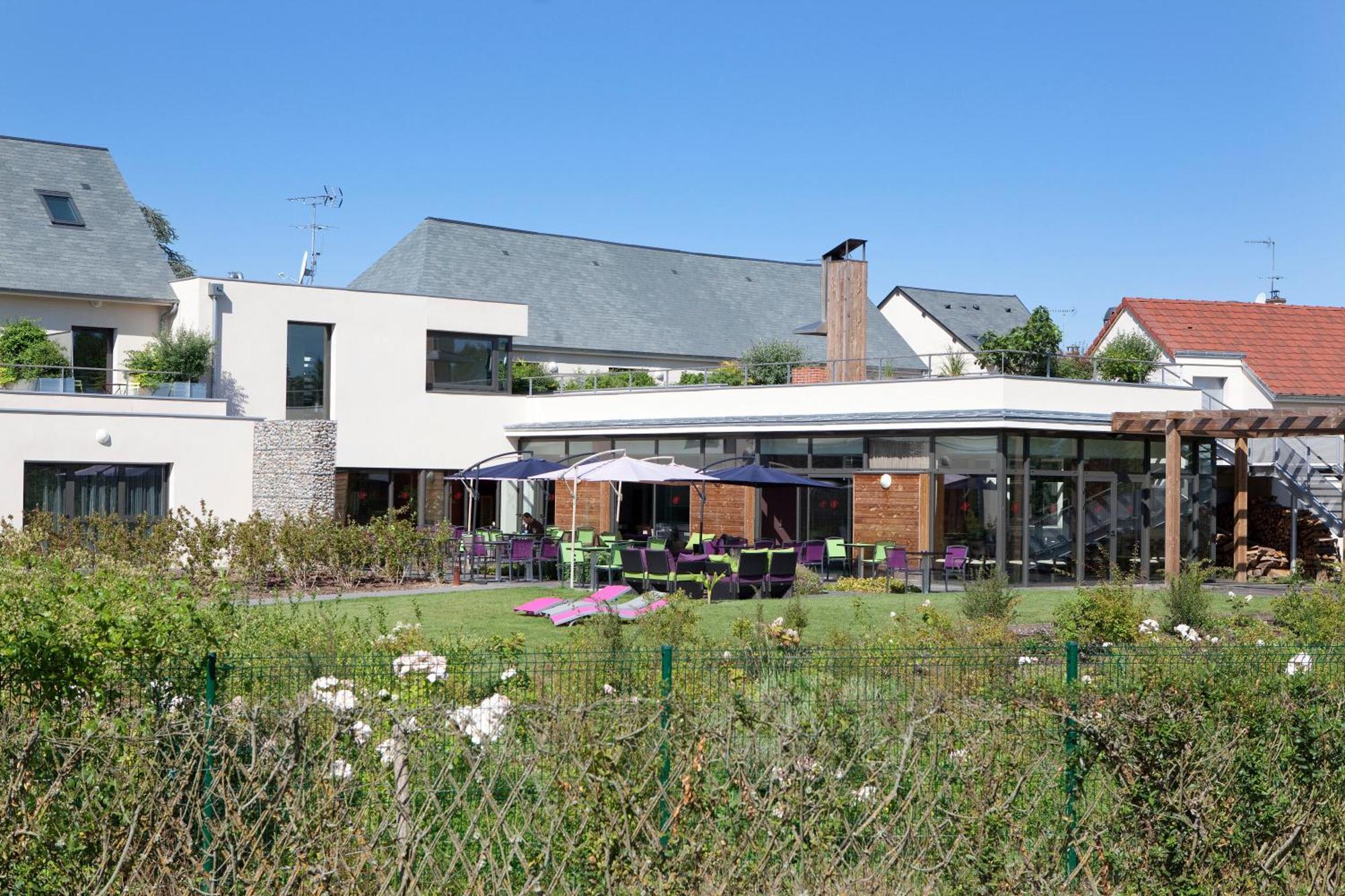 Logis Hotel Terre De Loire ベルヴィル エクステリア 写真