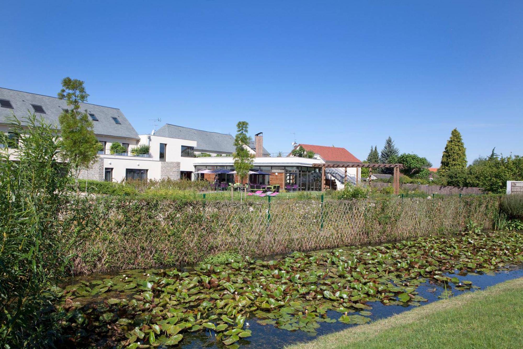 Logis Hotel Terre De Loire ベルヴィル エクステリア 写真