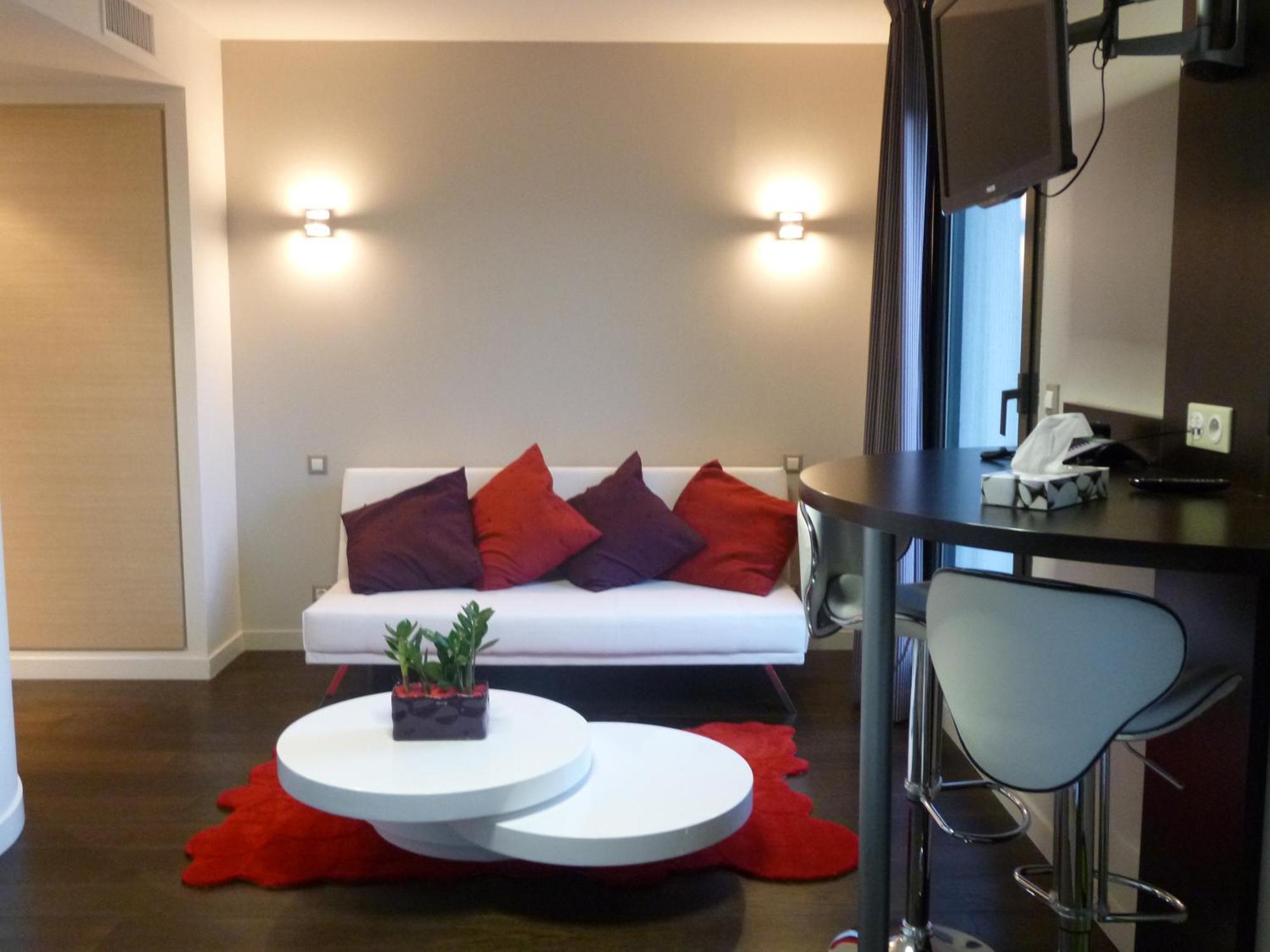 Logis Hotel Terre De Loire ベルヴィル エクステリア 写真