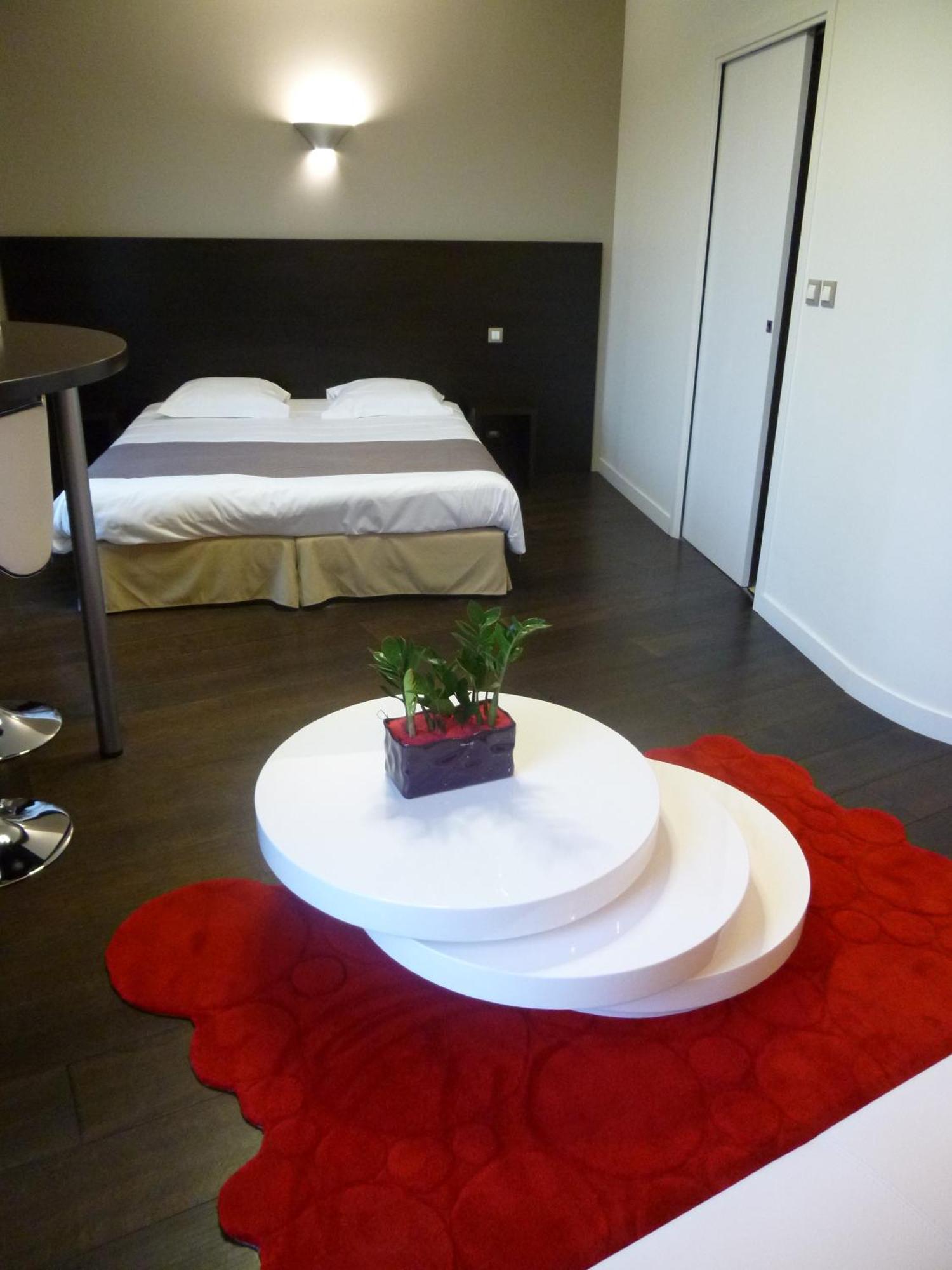 Logis Hotel Terre De Loire ベルヴィル エクステリア 写真