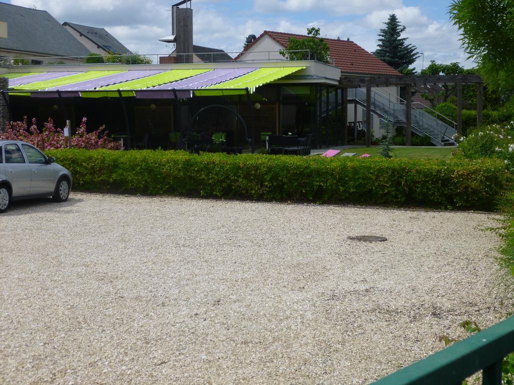 Logis Hotel Terre De Loire ベルヴィル エクステリア 写真