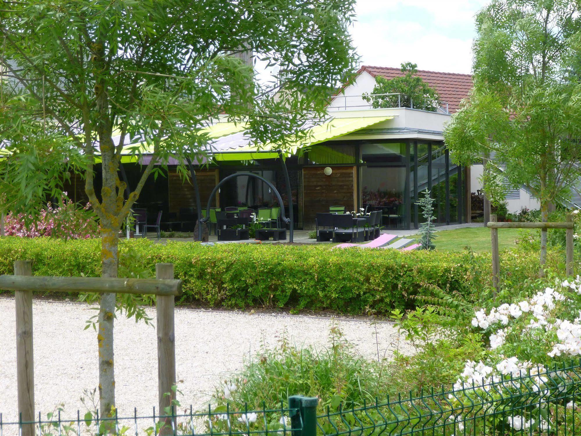 Logis Hotel Terre De Loire ベルヴィル エクステリア 写真