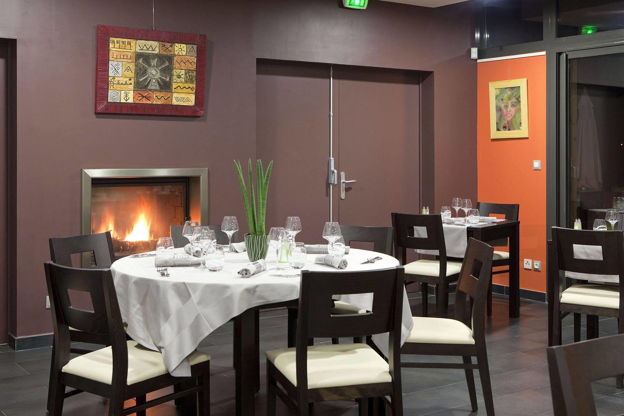 Logis Hotel Terre De Loire ベルヴィル エクステリア 写真