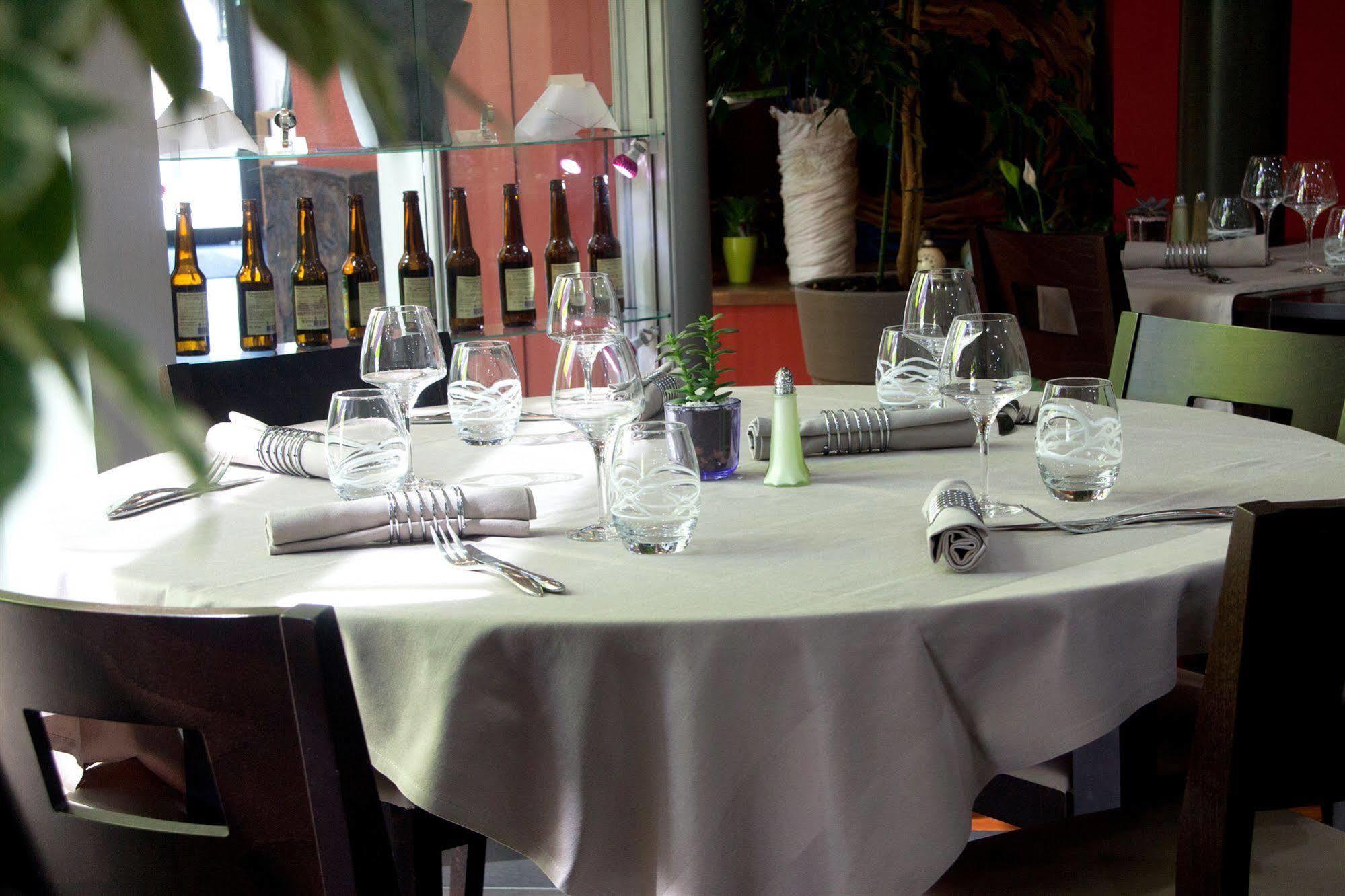 Logis Hotel Terre De Loire ベルヴィル エクステリア 写真