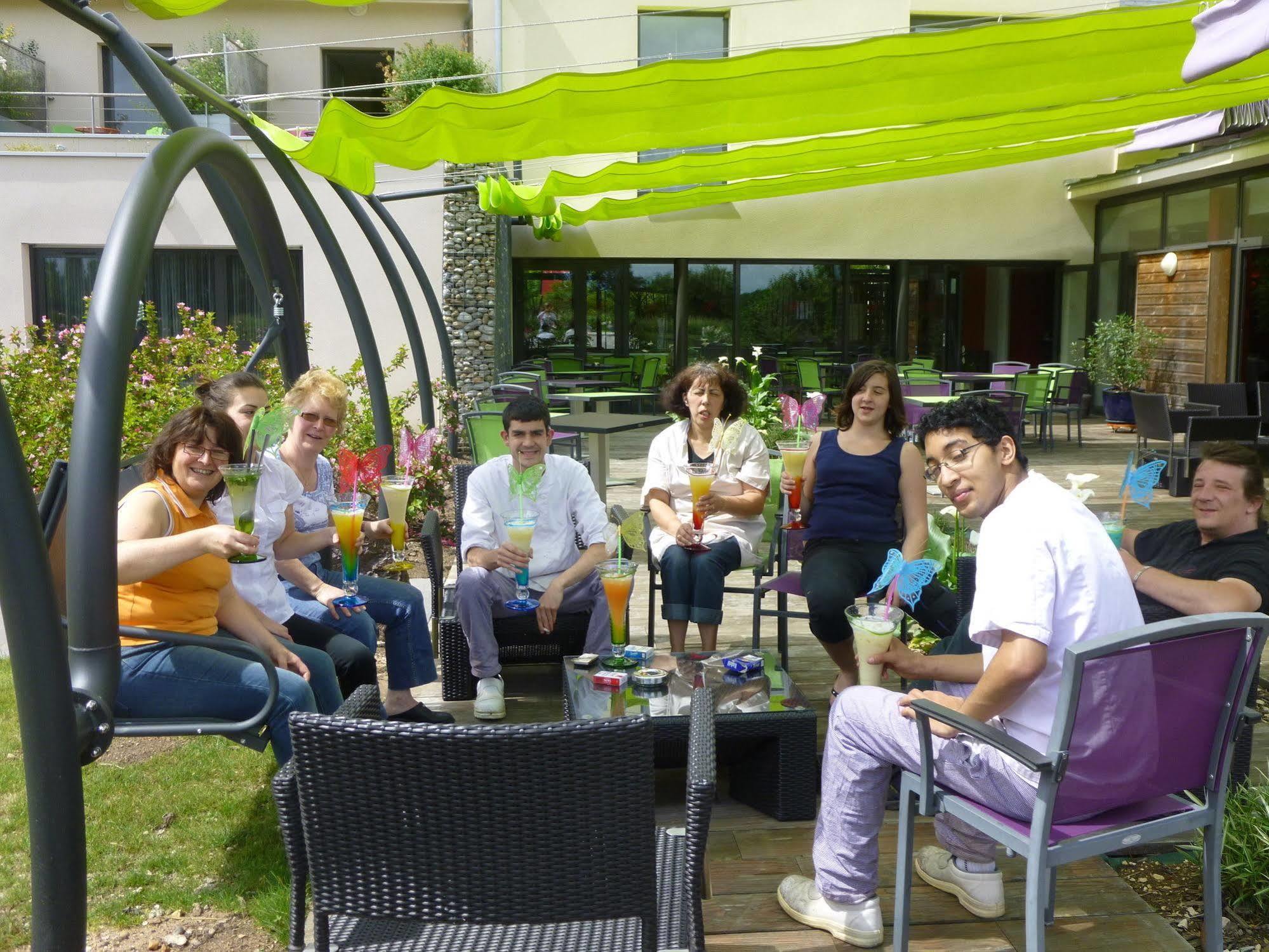 Logis Hotel Terre De Loire ベルヴィル エクステリア 写真